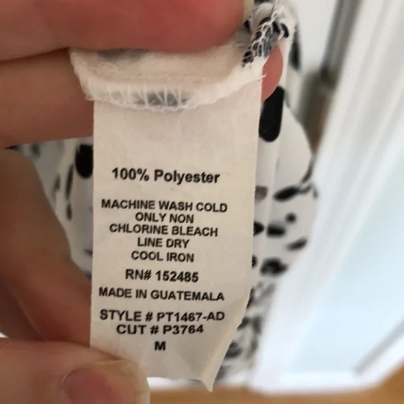 Papermoon white and black tank top with keyhole button back (M) - Picture 4 of 4